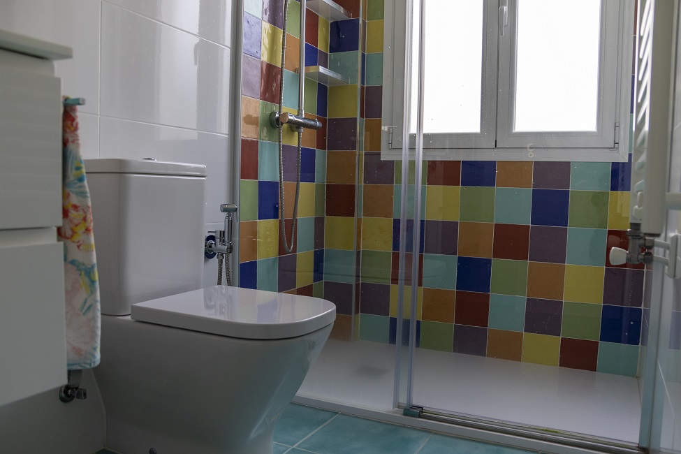 reformas de baños de colores